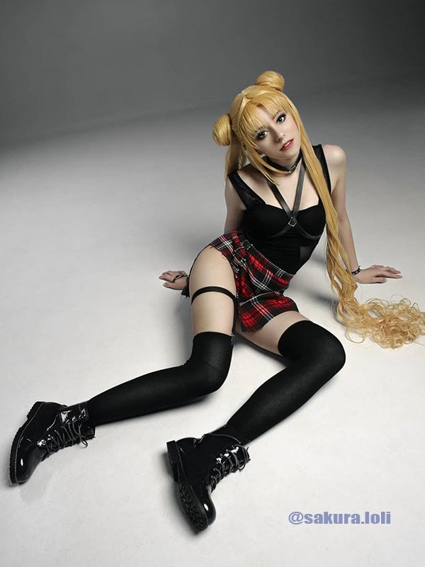 Sailor Moon Serena Tsukino 5 Version Sailor Long Golden Cosplay Wigs