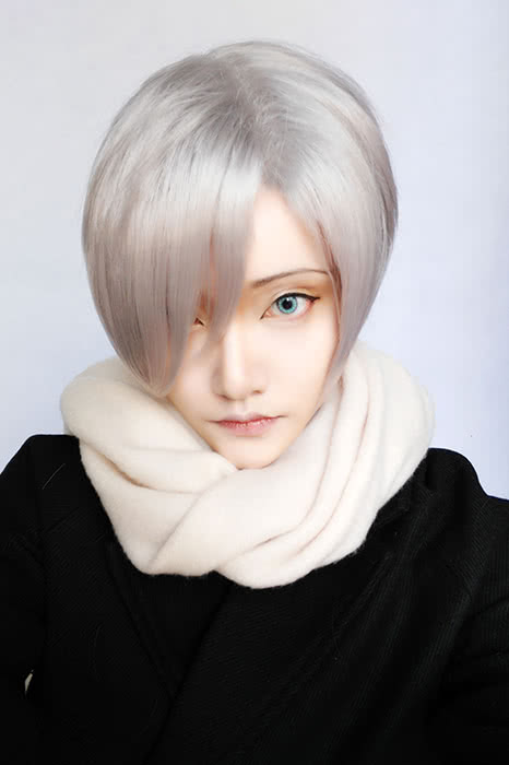 Yuri on Ice Victor Nikiforov Cosplay Wigs Men Short Light Gray Wigs