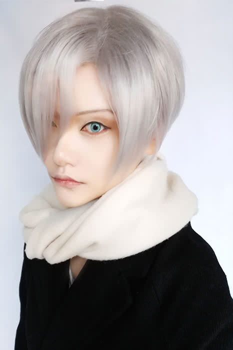 Yuri on Ice Victor Nikiforov Cosplay Wigs Men Short Light Gray Wigs