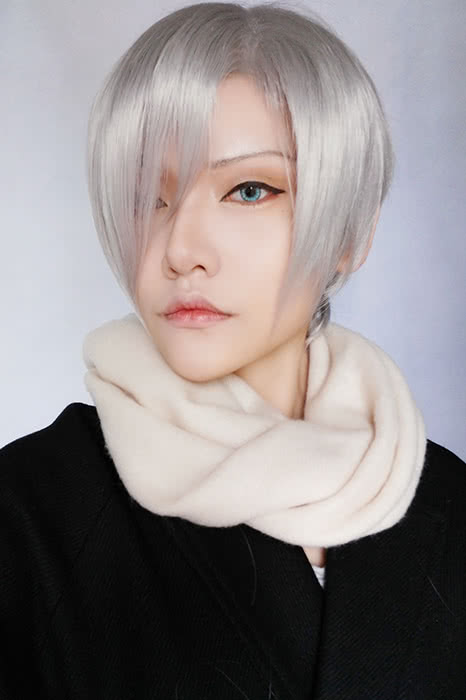 Yuri on Ice Victor Nikiforov Cosplay Wigs Men Short Light Gray Wigs