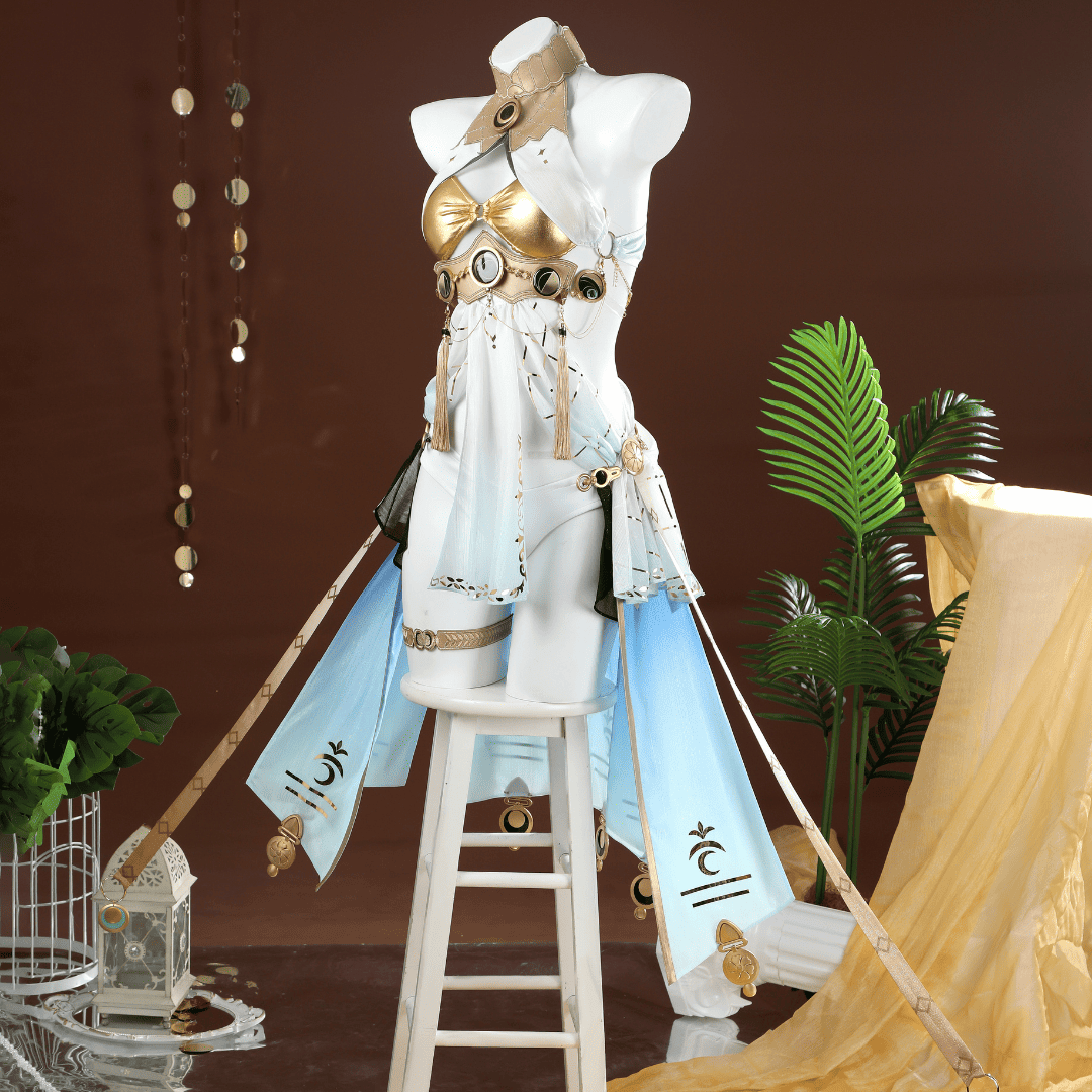 Mannequin dressed in a stylish outfit with gold accents on a brown Rolecosplay Wuthering Waves Iuno Cosplay Costumebackground